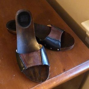 FRYE SANDALS SIZE 8 1/2